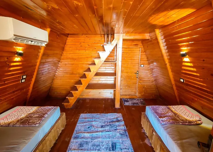 Aladdin Camp Lodge
